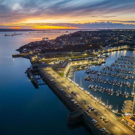Harbour View - 2 Bedroom Apartment - Milford Haven Exteriör bild