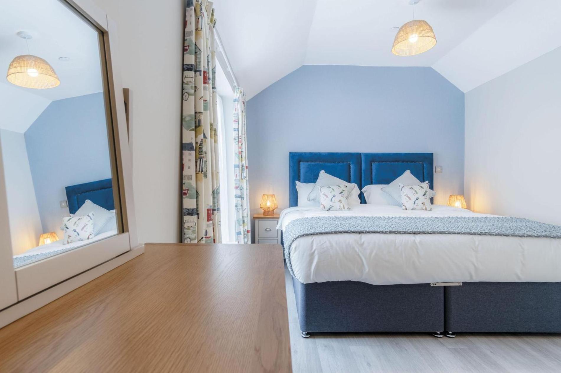 Harbour View - 2 Bedroom Apartment - Milford Haven Exteriör bild