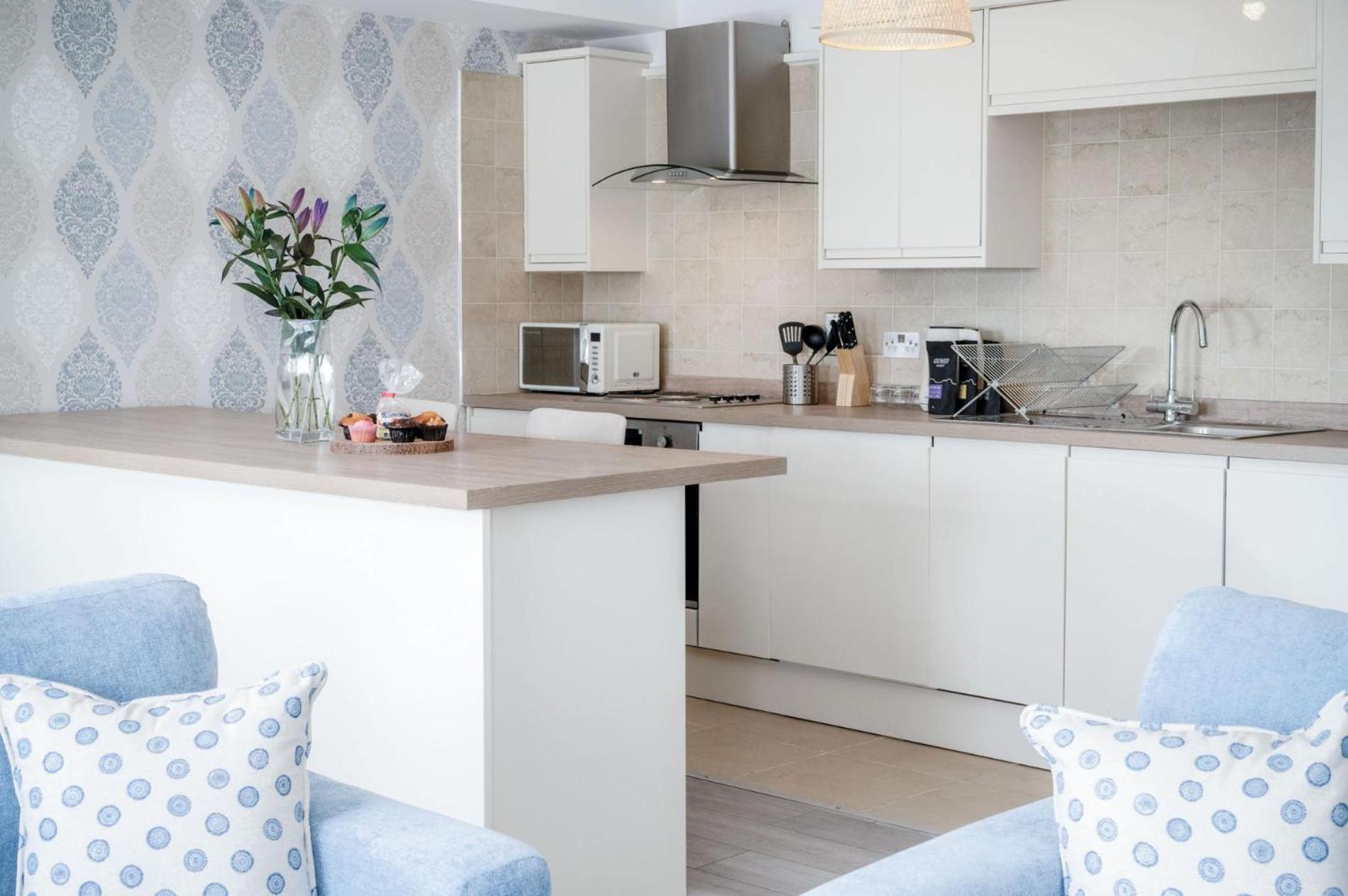 Harbour View - 2 Bedroom Apartment - Milford Haven Exteriör bild