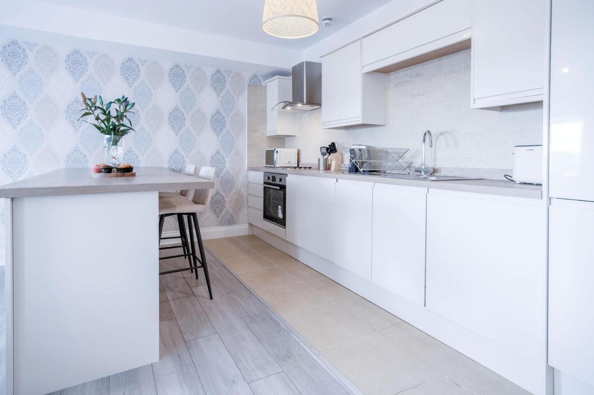 Harbour View - 2 Bedroom Apartment - Milford Haven Exteriör bild
