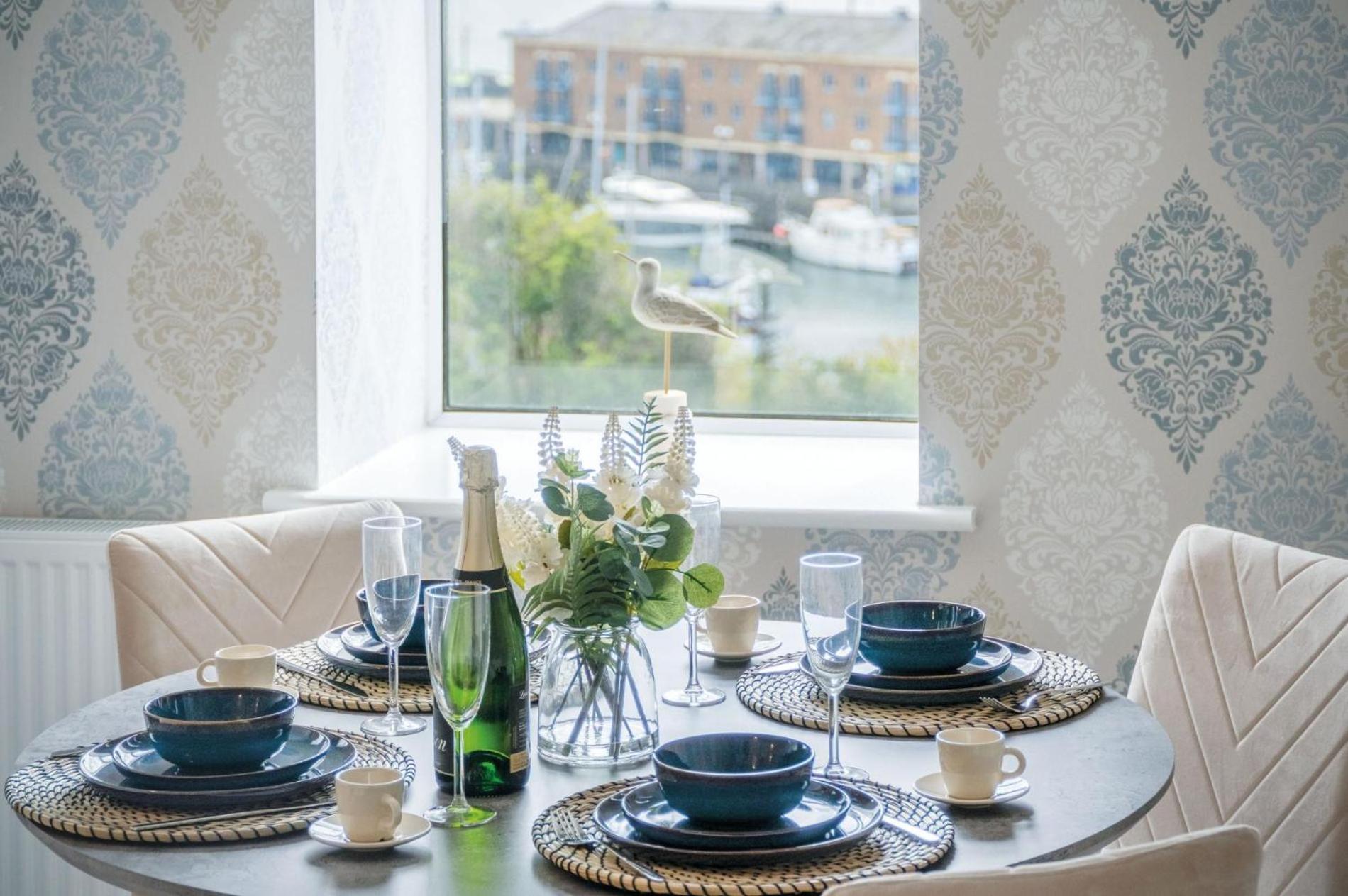 Harbour View - 2 Bedroom Apartment - Milford Haven Exteriör bild