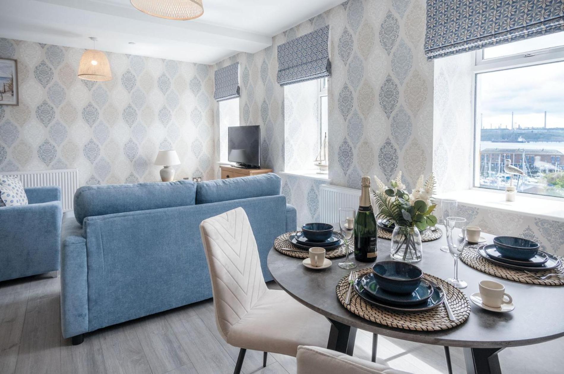 Harbour View - 2 Bedroom Apartment - Milford Haven Exteriör bild