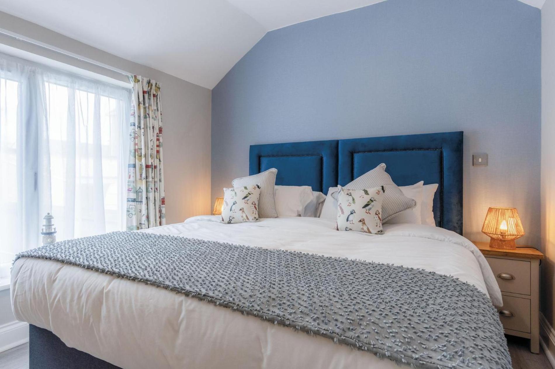 Harbour View - 2 Bedroom Apartment - Milford Haven Exteriör bild