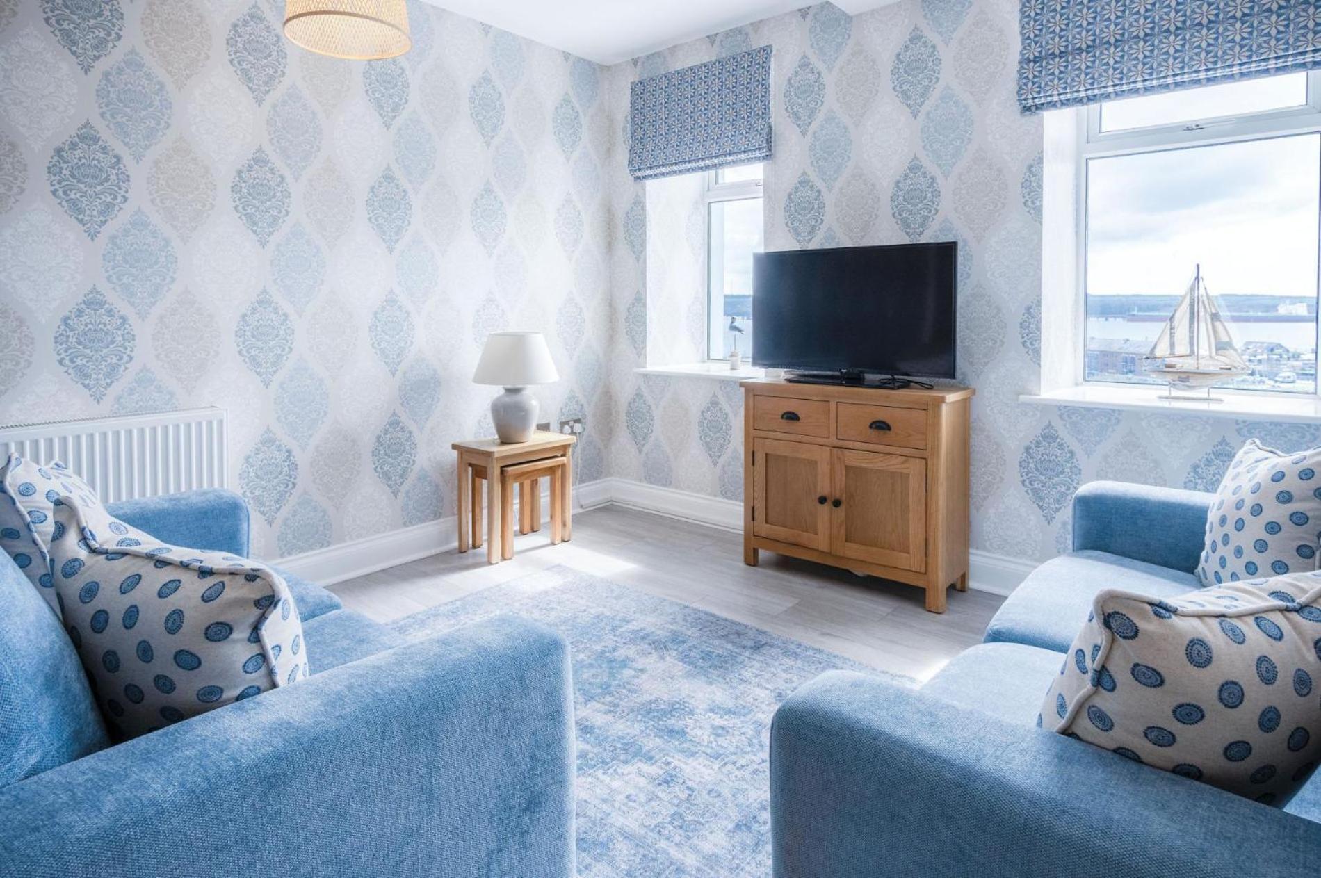 Harbour View - 2 Bedroom Apartment - Milford Haven Exteriör bild